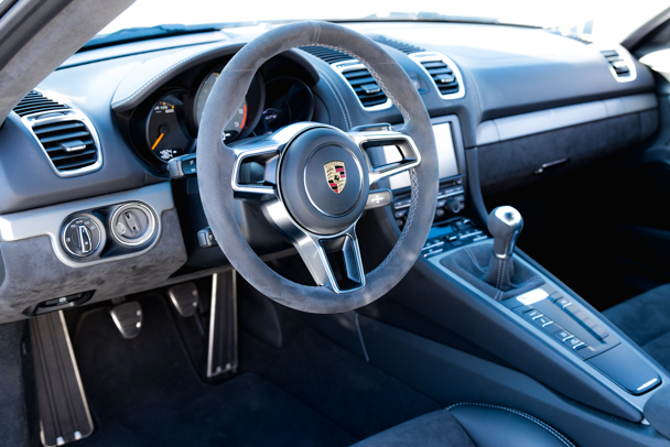 Porsche Cayman GT4 interior