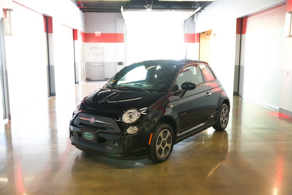 club-sportiva-complimentary-fiat-500e-1
